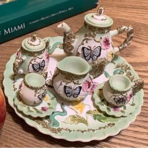 Butterfly tea set